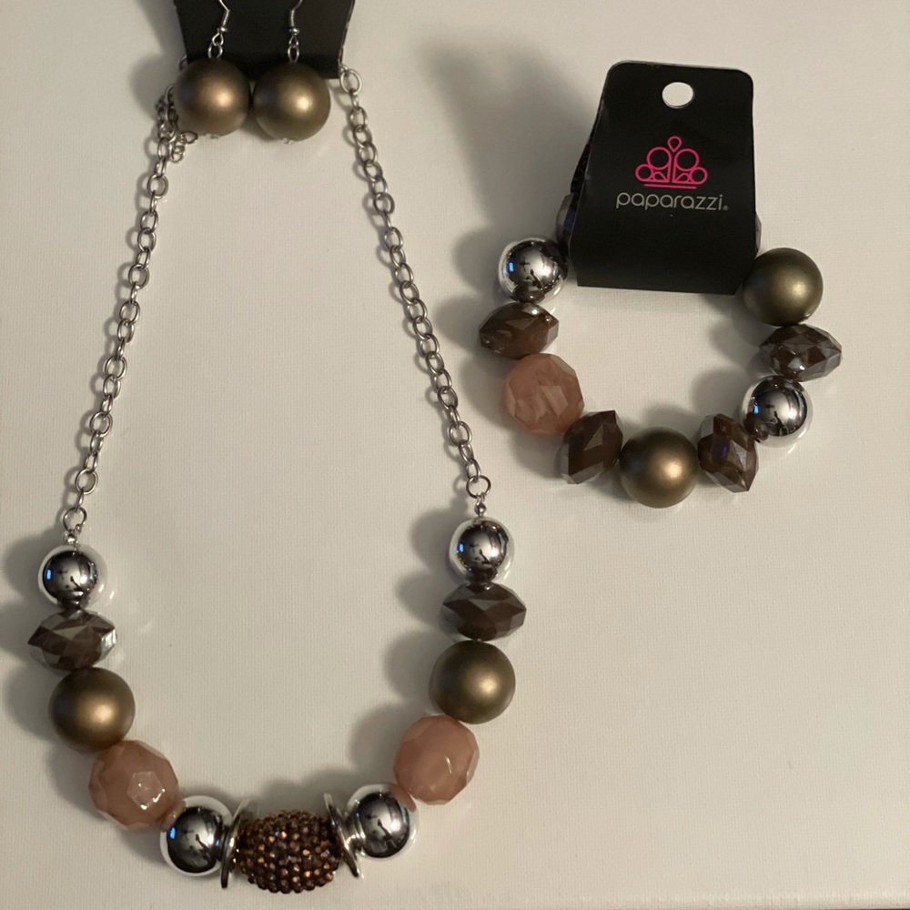 Necklace & bracelet